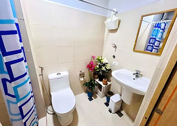 Minimalist At Fern, Grass 2* Manila